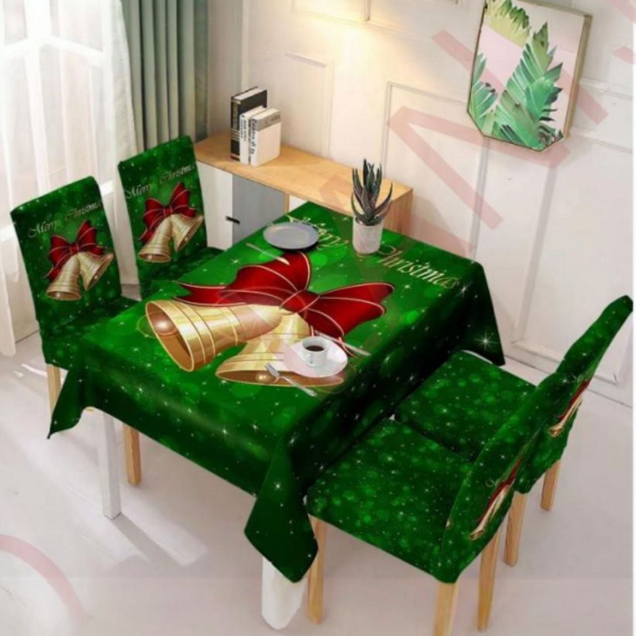 AKCIJA Božićni stolnjak + 6 rastezljivih navlaka za stolice