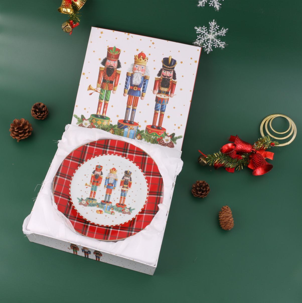 Božićni tanjuri set od 6 komada