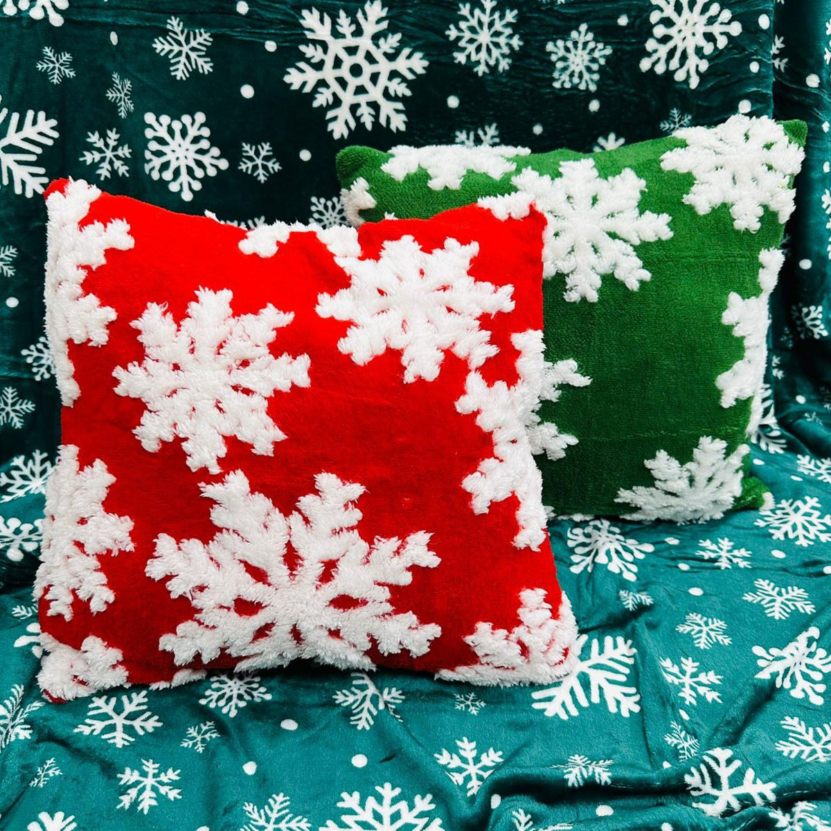 Čupava pliš jastučnica pahuljica 45x45cm – slika 2