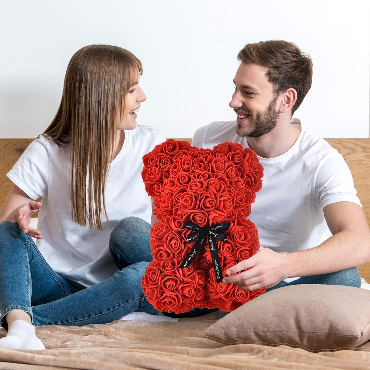 Medvjedić na ruže u poklon kutiji - Feniks-shop