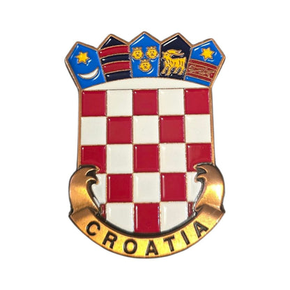 Metalni magnet Croatia s hrvatskim grbom i otvaračem za boce