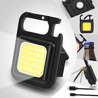 Mini led privjesak za ključeve / svjetiljka / otvarač 1+1 gratis - Feniks-shop