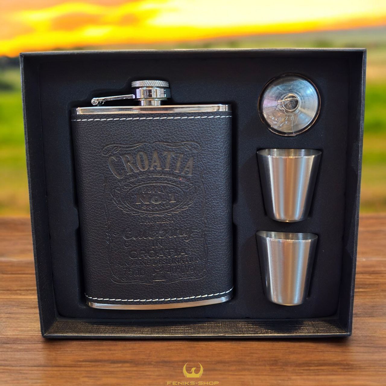 Poklon set pljoska CRO + 2 čašice i čep lijevak ( 3 modela ) - Feniks-shop