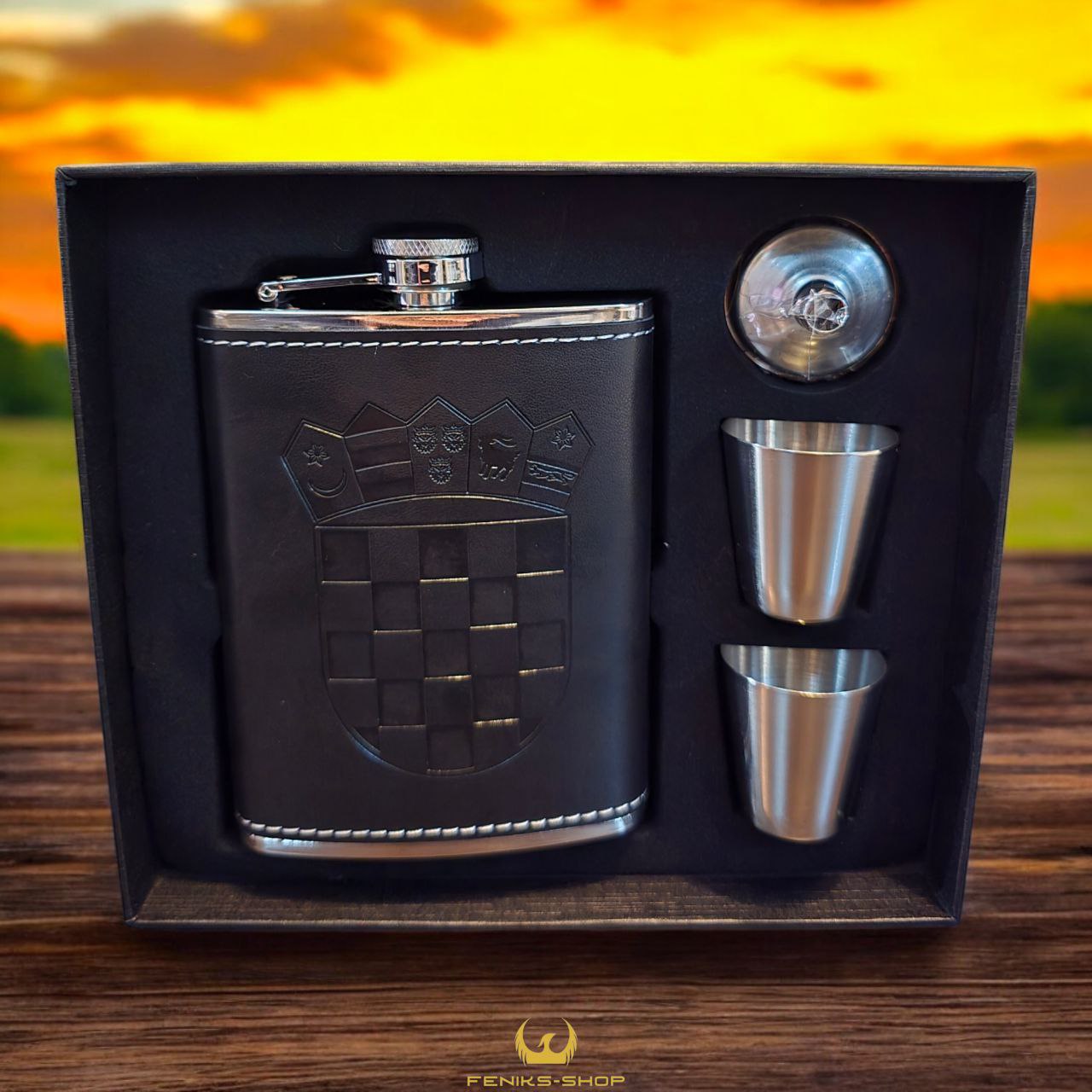 Poklon set pljoska CRO + 2 čašice i čep lijevak ( 3 modela ) - Feniks-shop