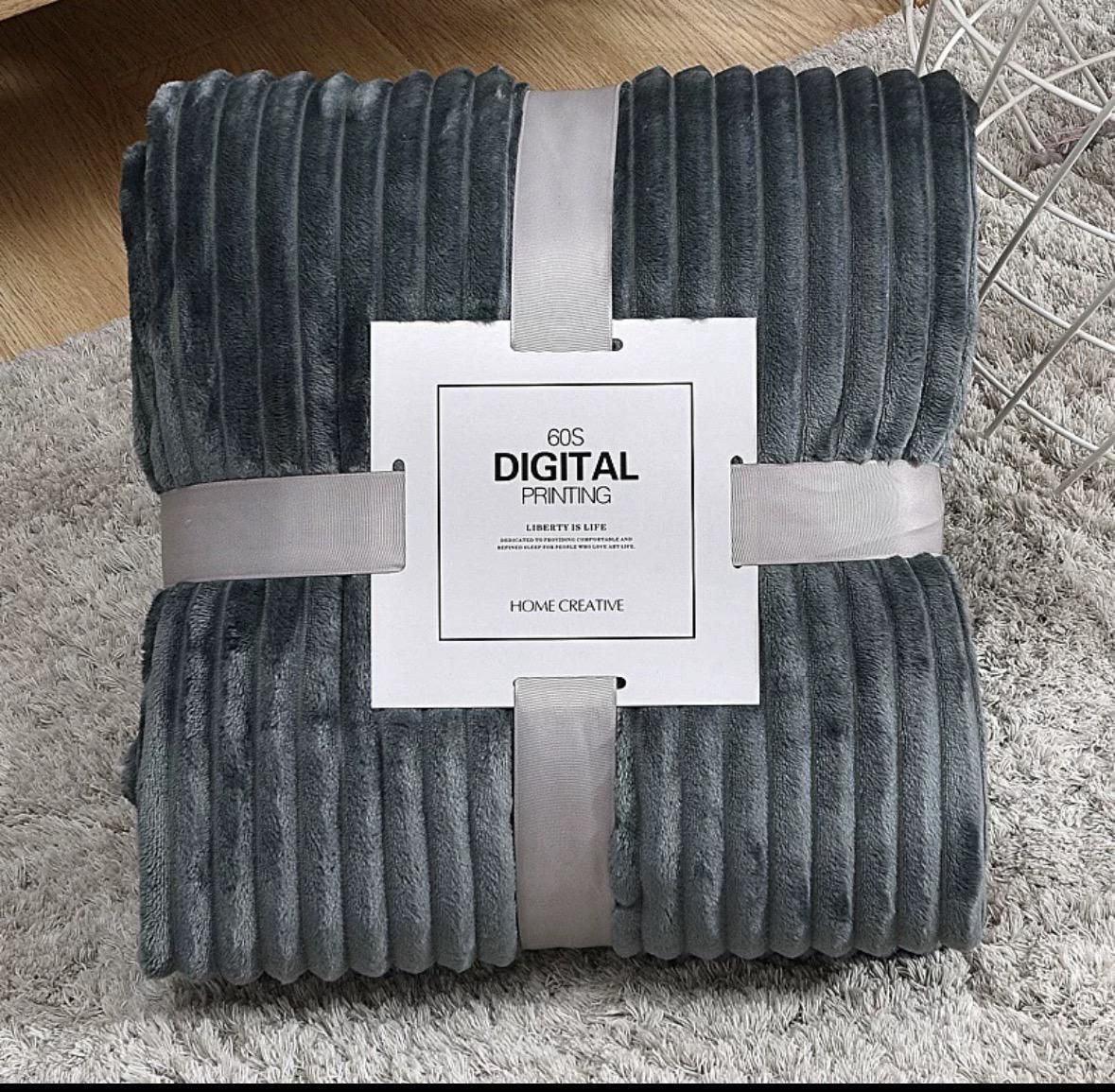 Rebrasta topla deka - 200x230cm i 150x200cm - Feniks-shop