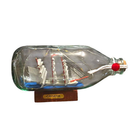 Suvenir brod u boci Croatia sa svjetlom